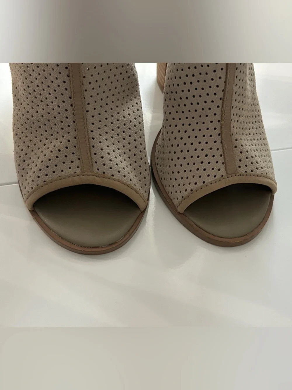 Kelsi Dagger Brooklyn Goya Slingback Sandal Size 7.5 Taupe Perforated Block Heel